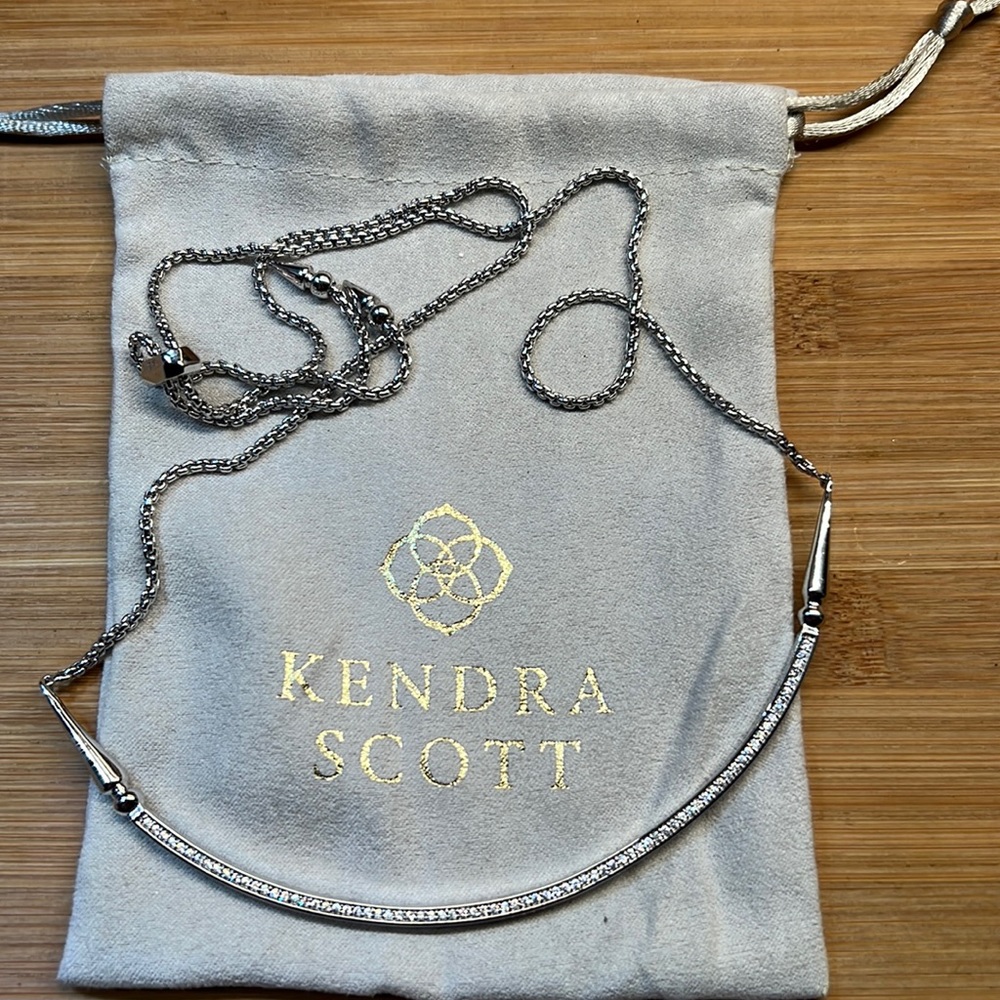 Kendra Scott necklace